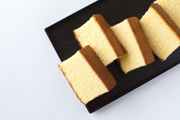 Sponge cake slices to be used as ladyfingers substitute