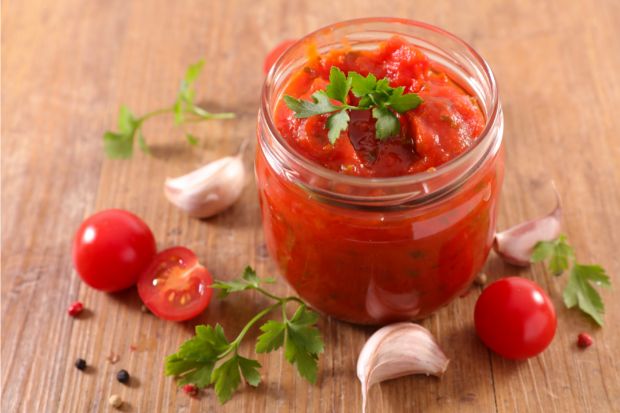 Tomato sauce that should be kept in the freezer to prevent mold on tomato sauce