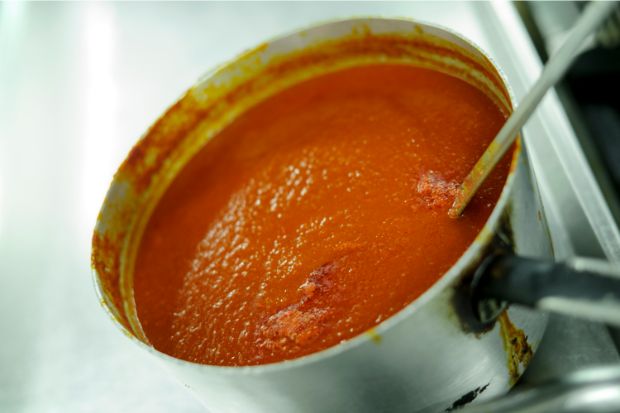 Tomato sauce that should be later kept in the freezer to prevent mold on tomato sauce