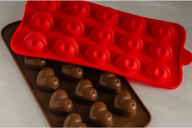 Silicone instead of plastic chocolate molds