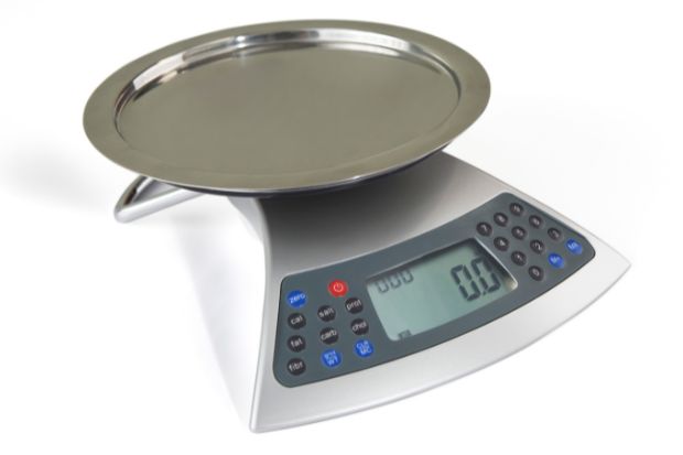 Food scale that can be used to calculate how much weight bacon loses when cooked